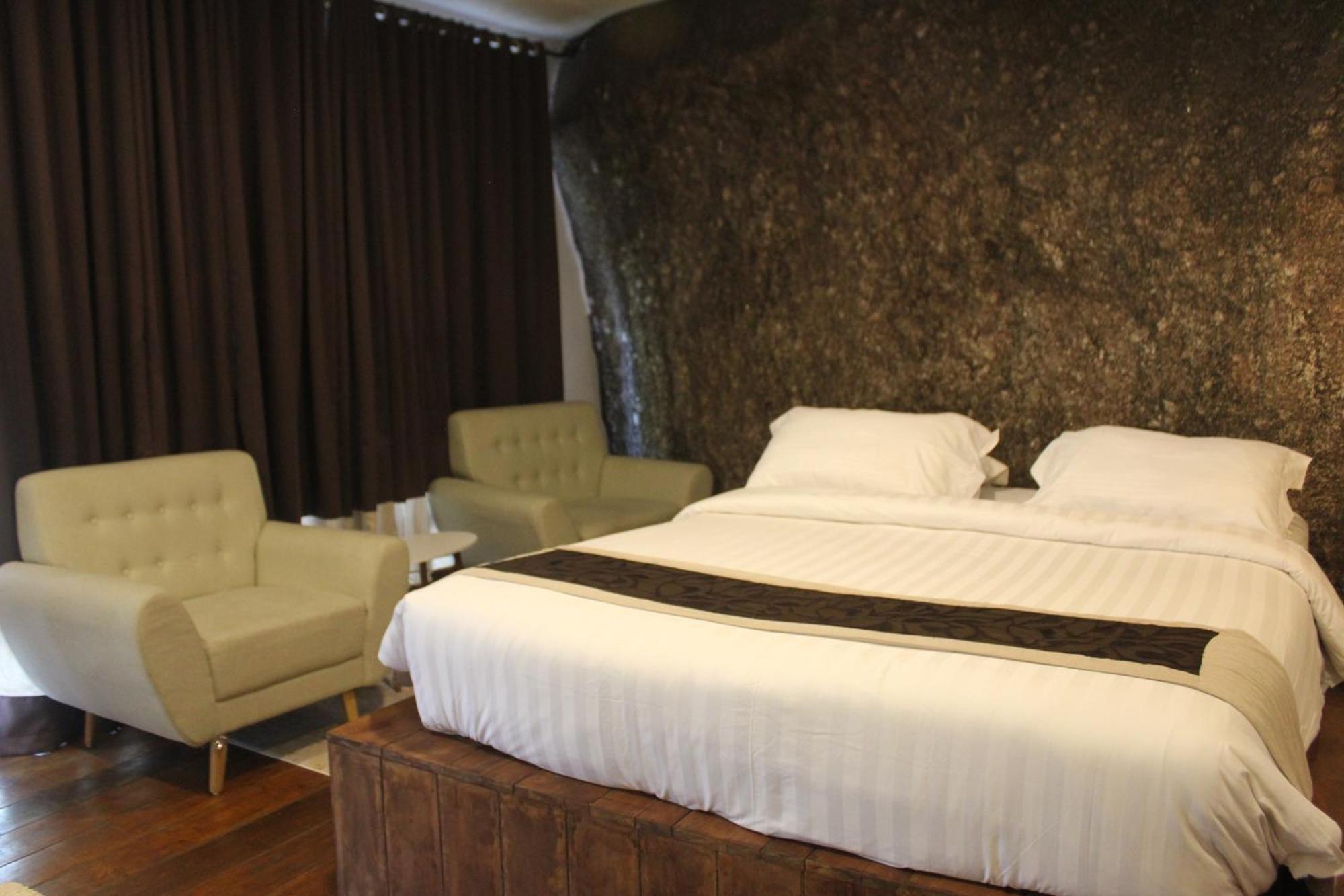 Natuna Dive Resort Ранай Екстериор снимка