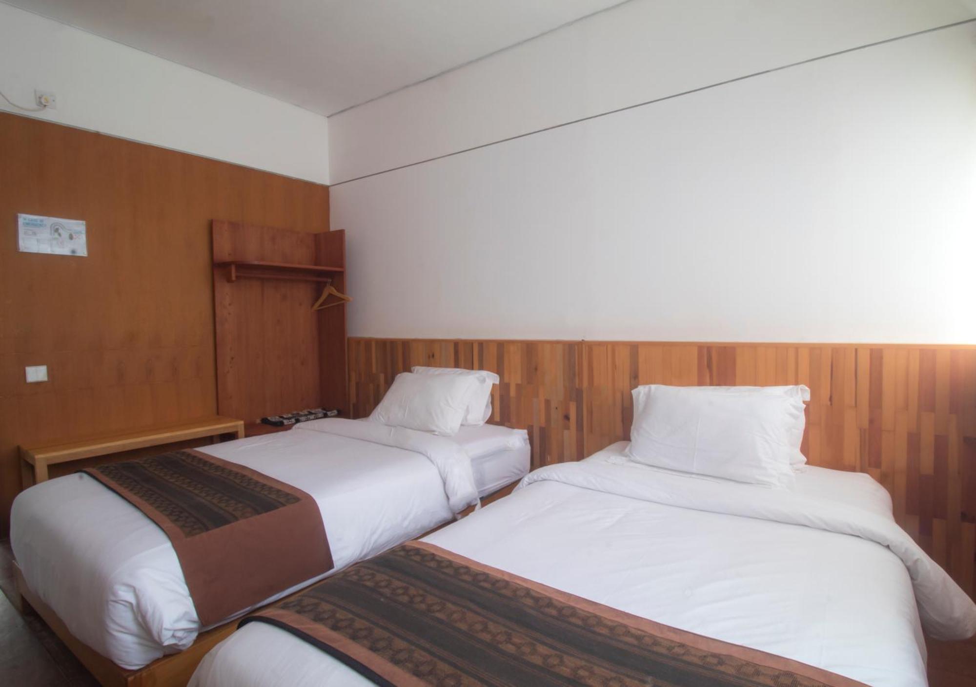 Natuna Dive Resort Ранай Екстериор снимка