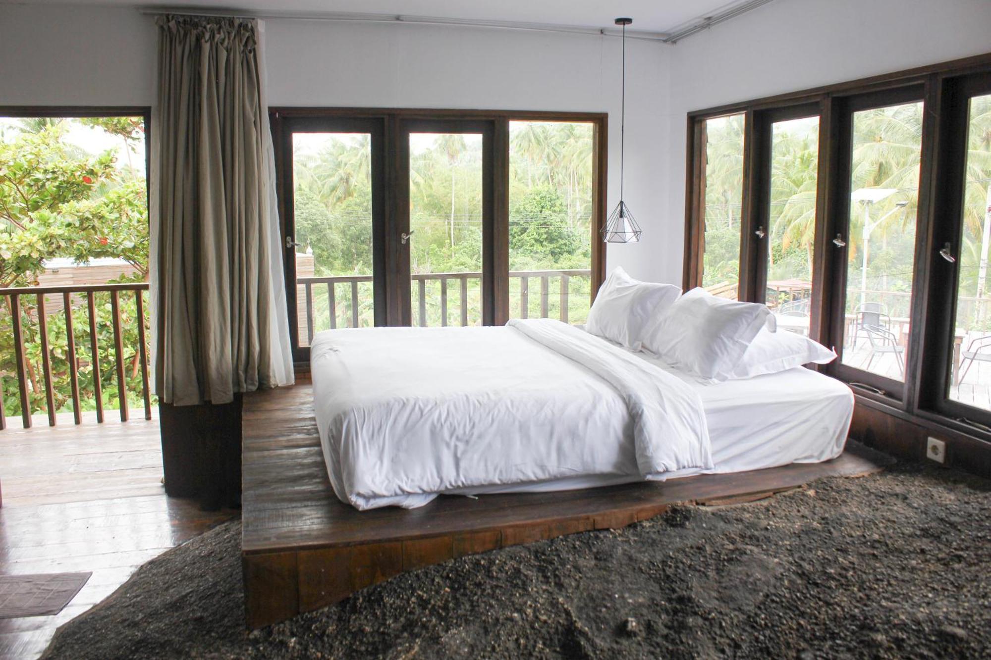 Natuna Dive Resort Ранай Екстериор снимка